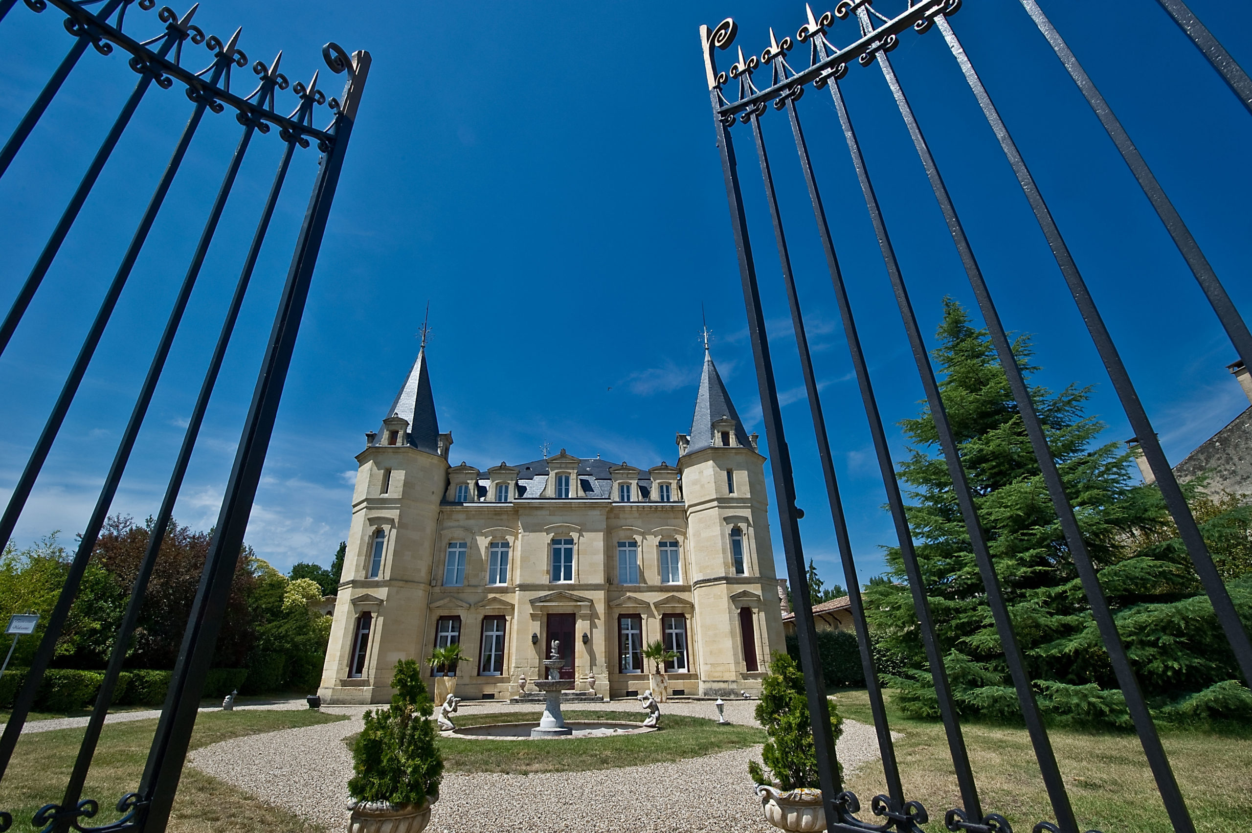 Eyrans – Château du 19ème siècle 13 pièces 1200m2