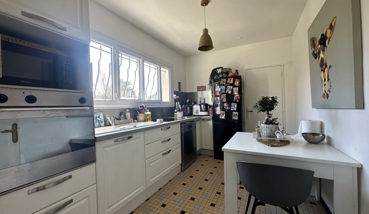 d2bbb381b6b34e56884eb1b8ac904643