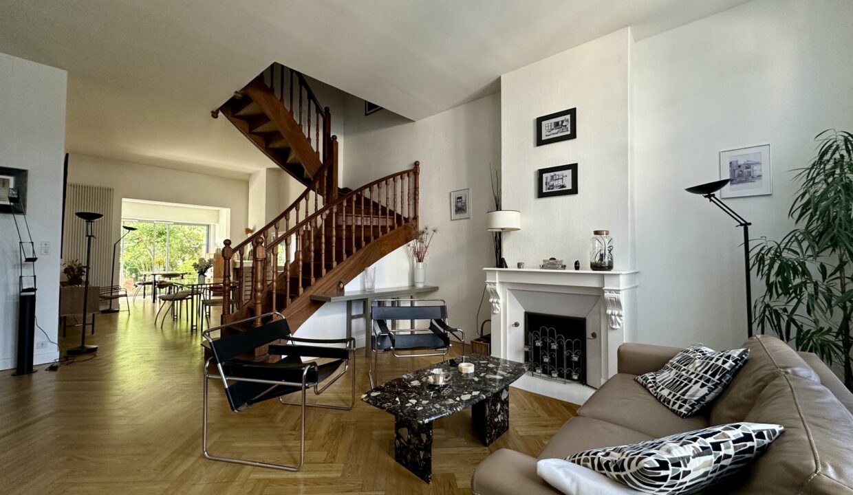 096d99ae95f74c659c3916a45e29c9f8